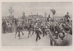 1. pataljoonan Grenadierikaartin paluu Soudanista Westminsterin sillan yli matkalla Waterloosta Wellingtonin kasarmiin